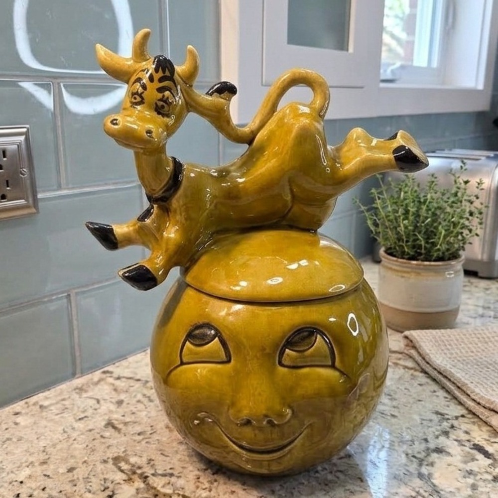 Vintage MCM Cow Jumped Over The Moon Ceramic Cookie Jar J2 Marking Olive Green